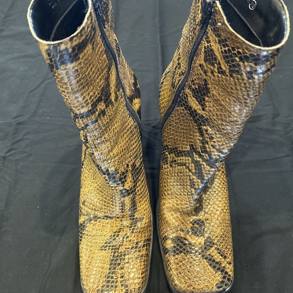 Bandolino Women's Brown & Black Leather Snake Skin Boots Size 7.5M Brazil #343